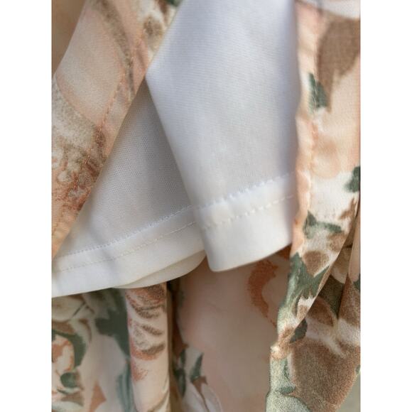 NWT Entro Flowy Floral Blouse in Peach Size Medium Measurements in Description - Picture 5 of 8